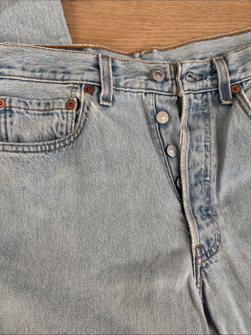 Vintage 501’s Levi's Light Wash Straight Jeans - Picture 5 of 11